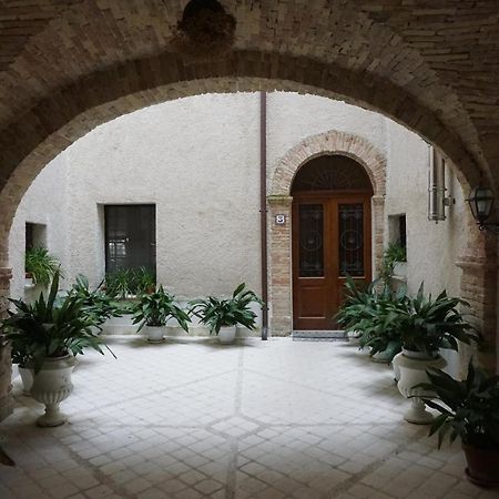 Bed and Breakfast Palazzo De Fabritiis à Rosciano  Extérieur photo